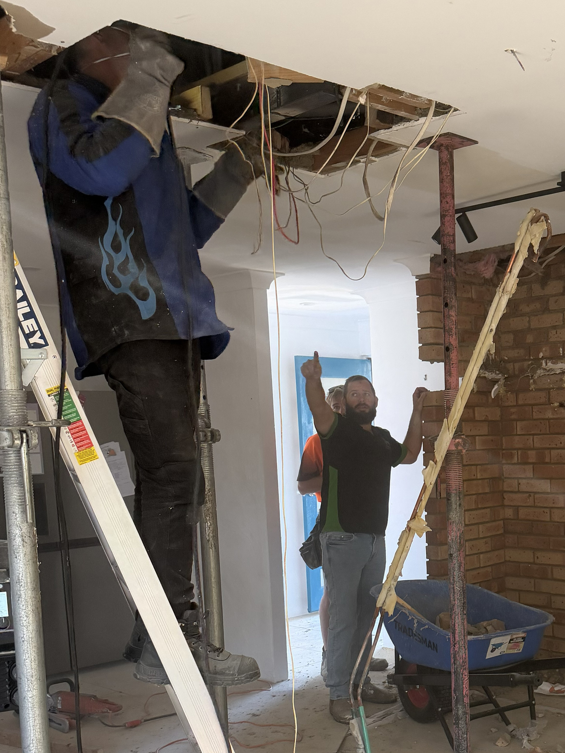 Wall Removal Contractor Near Menull